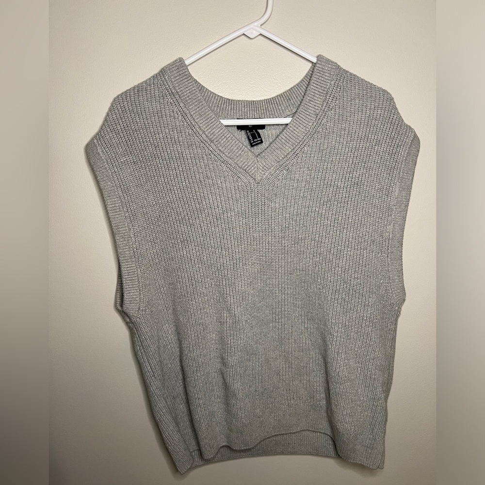 Never worn size S forever 21 vest